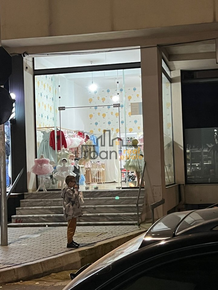 Shitet, Ambient Biznesi , Yzberish, Tiranë - 90,000€ | 41 m²