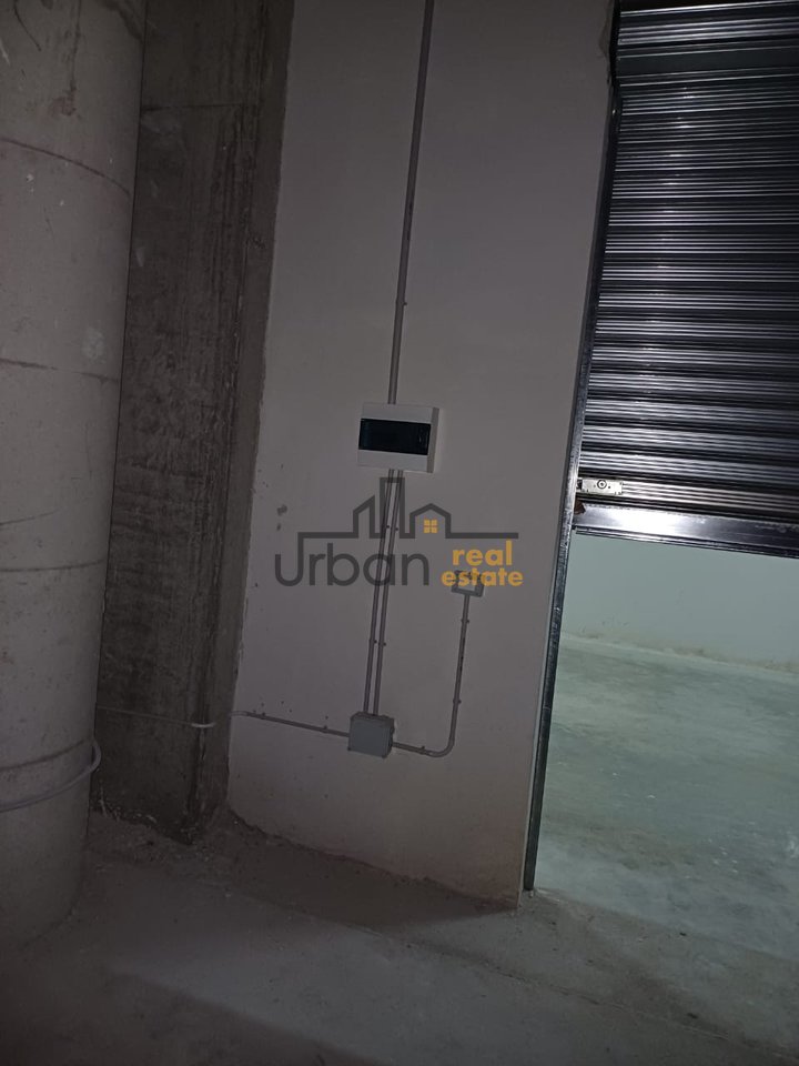 Qera, Magazine, Ish Stacioni i Trenit, Tiranë - 1000€ | 157 m²