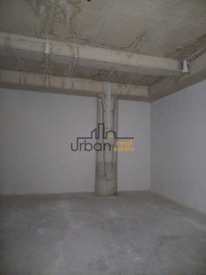 Qera, Magazine, Ish Stacioni i Trenit, Tiranë - 1000€ | 157 m²