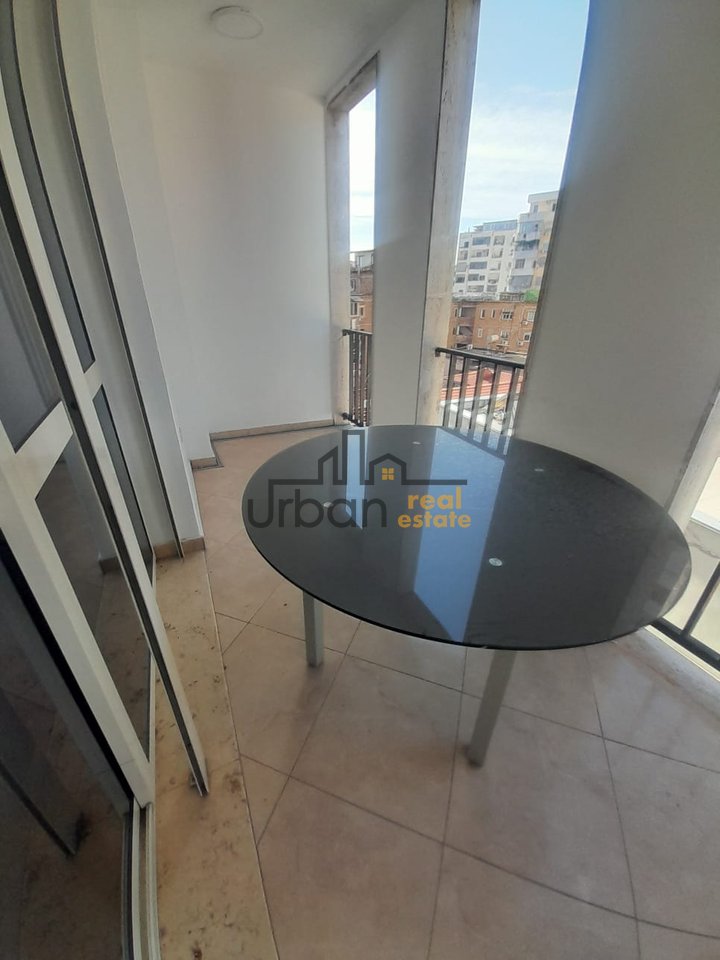 Qera, Apartament 1+1 , Rruga e Kavajës, Tiranë - 700€ | 80 m²