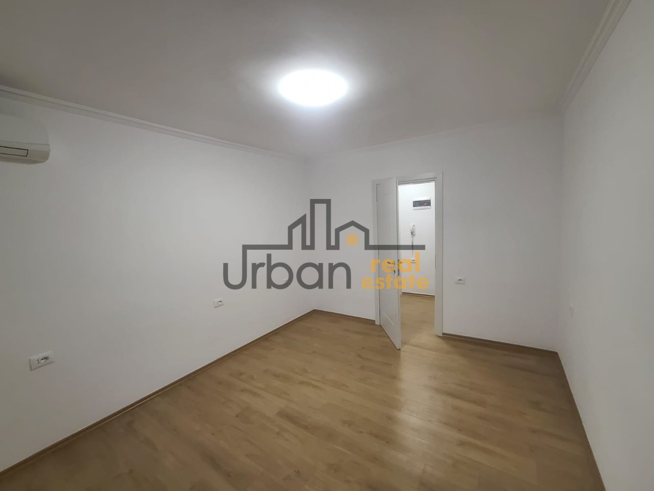 Qera, Ambient Biznesi,  Qendër , Tiranë - 1200€ | 88 m²