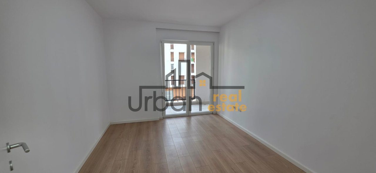 For Rent, Apartment 2+1+2+Parking Spot, Kombinat, Tirana - 530€ | 120 m²
