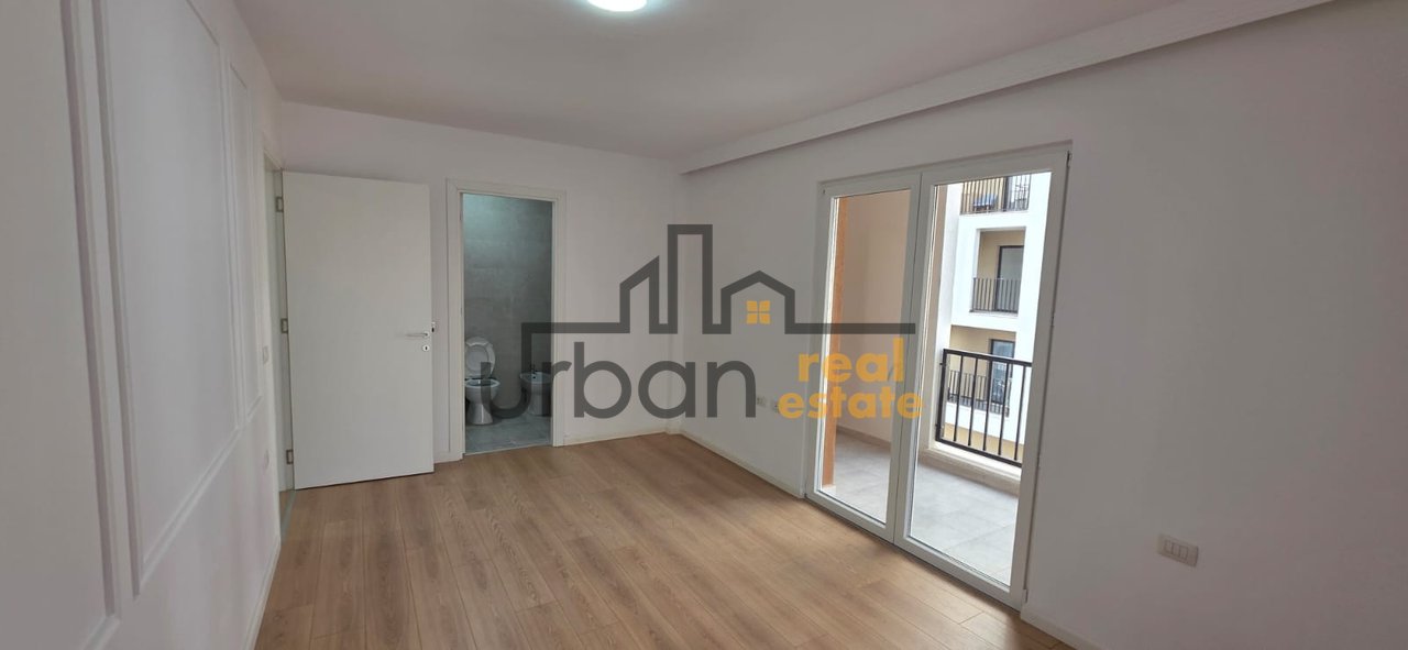 For Rent, Apartment 2+1+2+Parking Spot, Kombinat, Tirana - 530€ | 120 m²