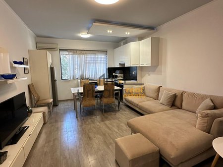 In affitto, appartamento 1+1, Brryli, Tirana - 500€ | 65 m²