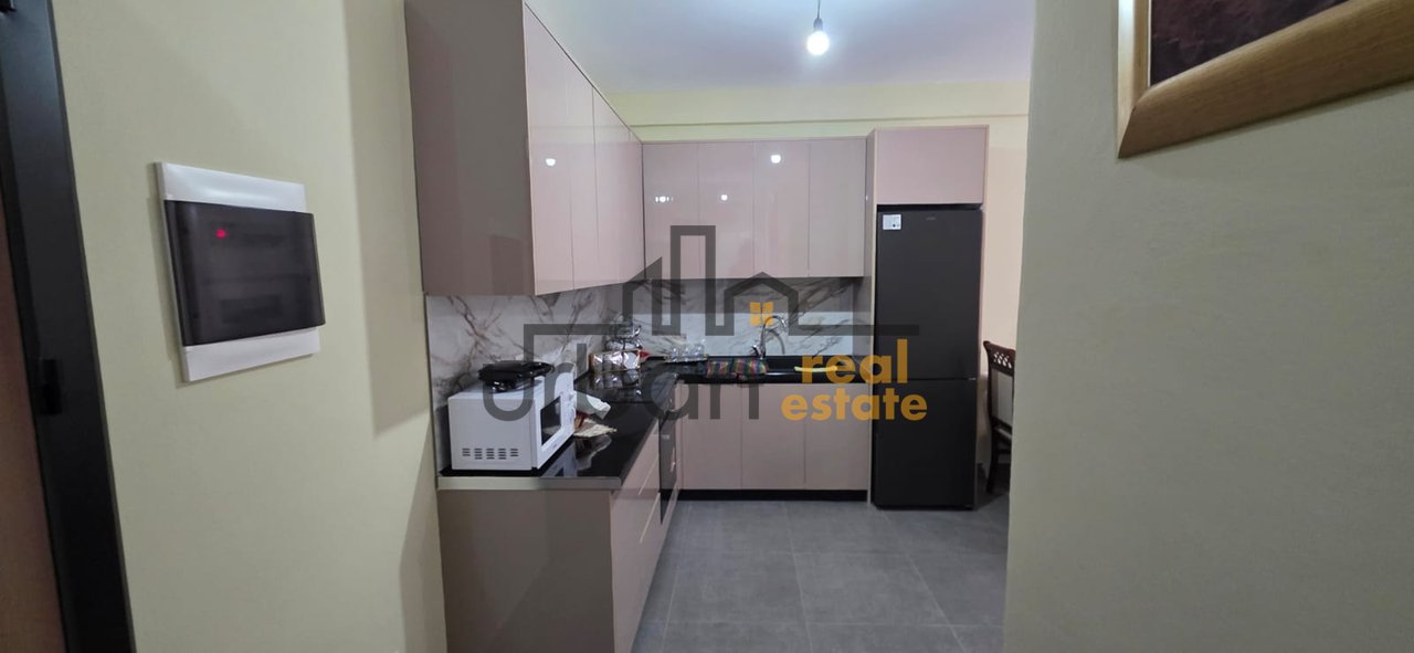 Esclusivo, Affitto, Appartamento 2+1 + Posto Auto, Univers City, Tirana - 500€ | 110 m²