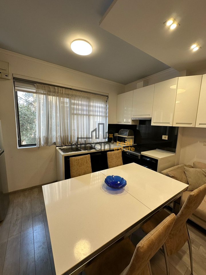 In affitto, appartamento 1+1, Brryli, Tirana - 500€ | 65 m²