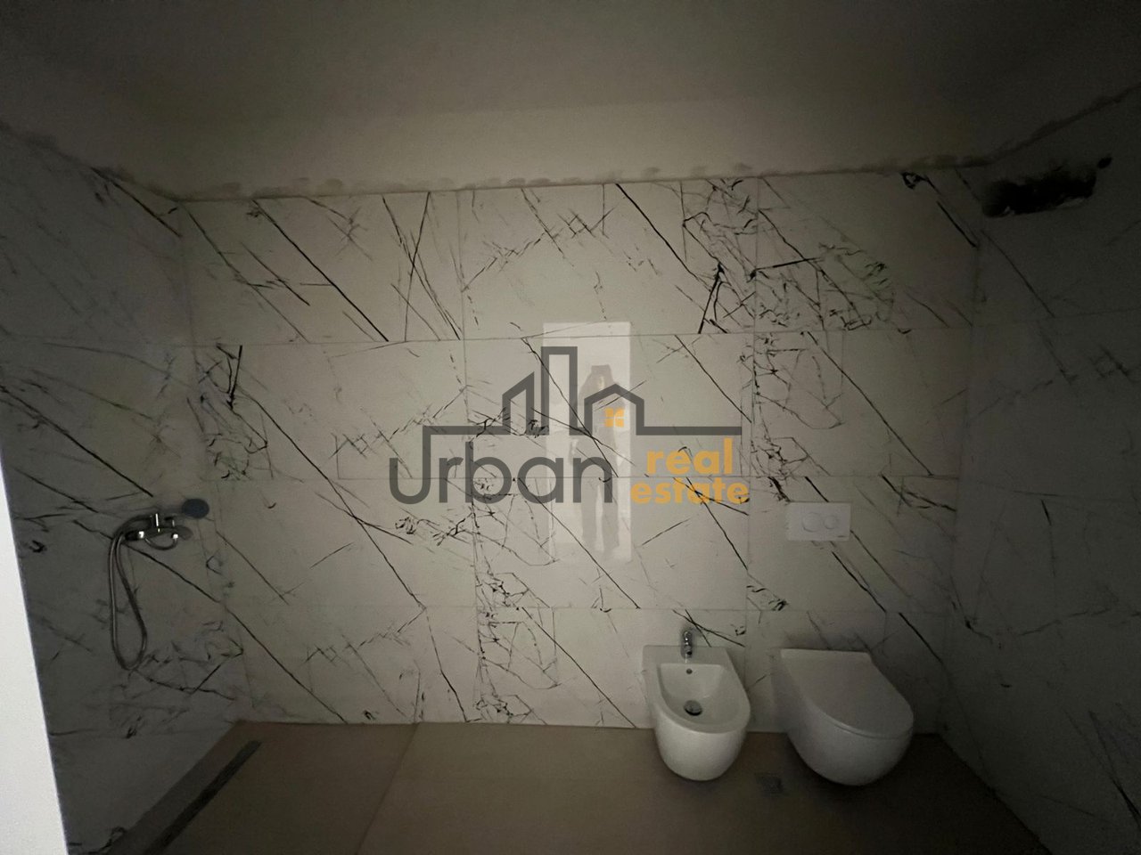 Shitet, Apartament 2+1+2 ,Fabrika e Miellit, Astir, Tiranë - 162,000€ | 107.77 m²