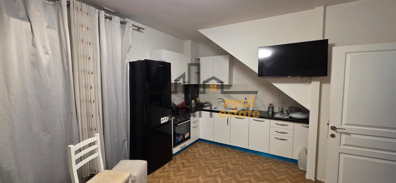 In affitto, Duplex 2+1, Selitë, Tirana - €450 | 160 m²