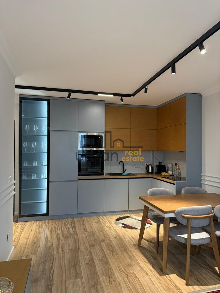 Shitet, Apartament 1+1, Pallati i Eglos, Tiranë - 150,000€ | 64.91 m²