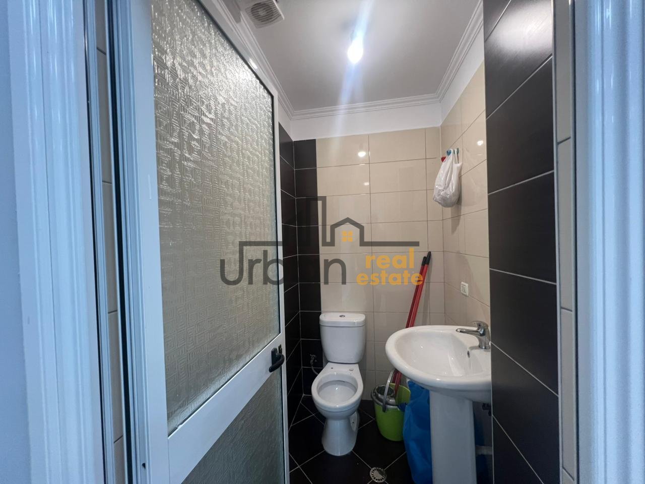 In vendita, Locale Commerciale, Fresku, Tirana - €125.000 | 59 m²