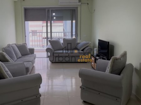 In affitto, Appartamento 1+1, Comune di Parigi, Tirana - 600€ | 65 m²