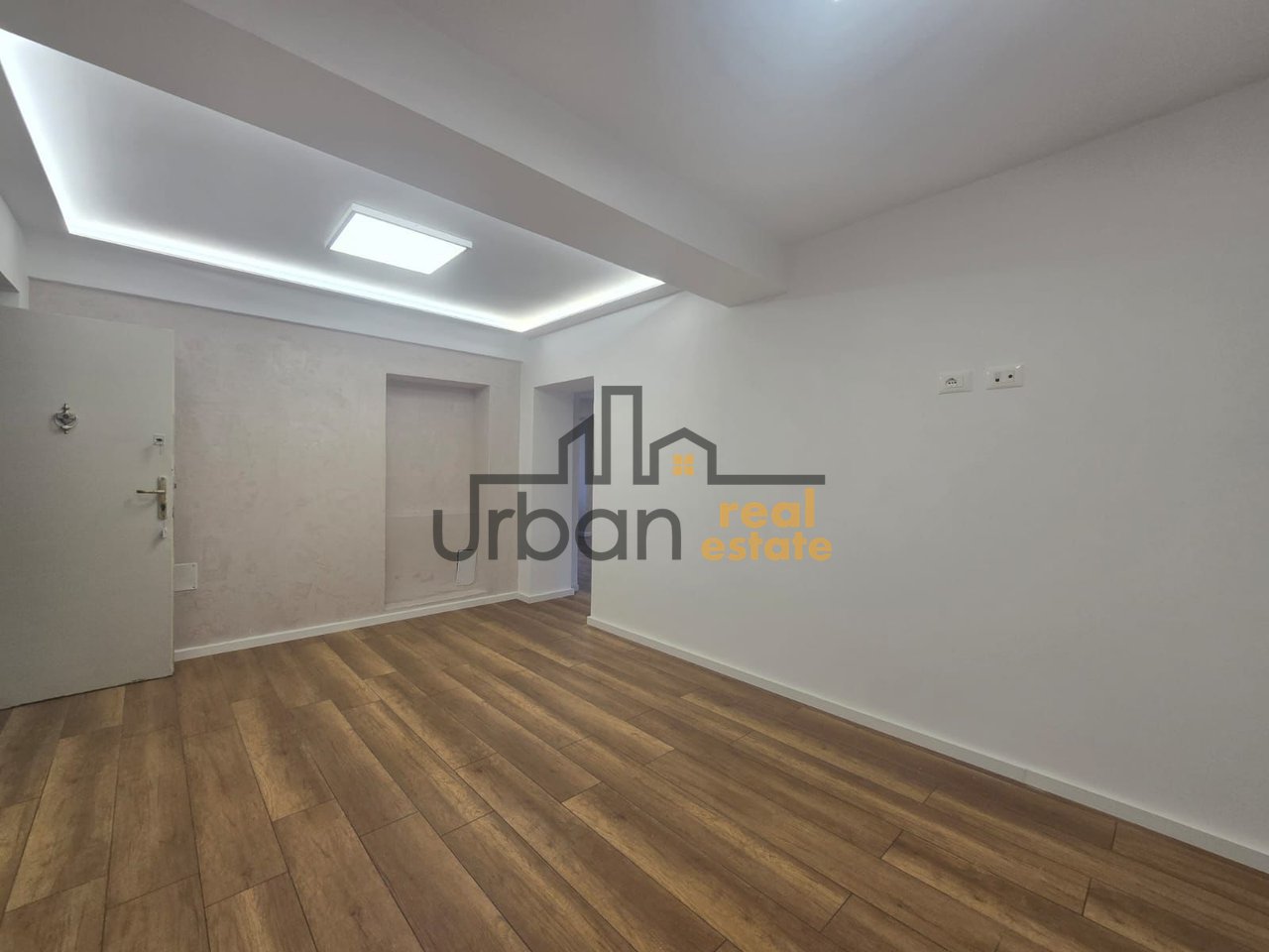 Rent, Office, New Maternity Hospital, Tirana - €800 | 77.8 m²
