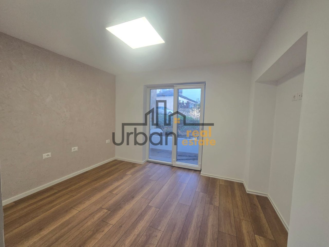 Rent, Office, New Maternity Hospital, Tirana - €800 | 77.8 m²