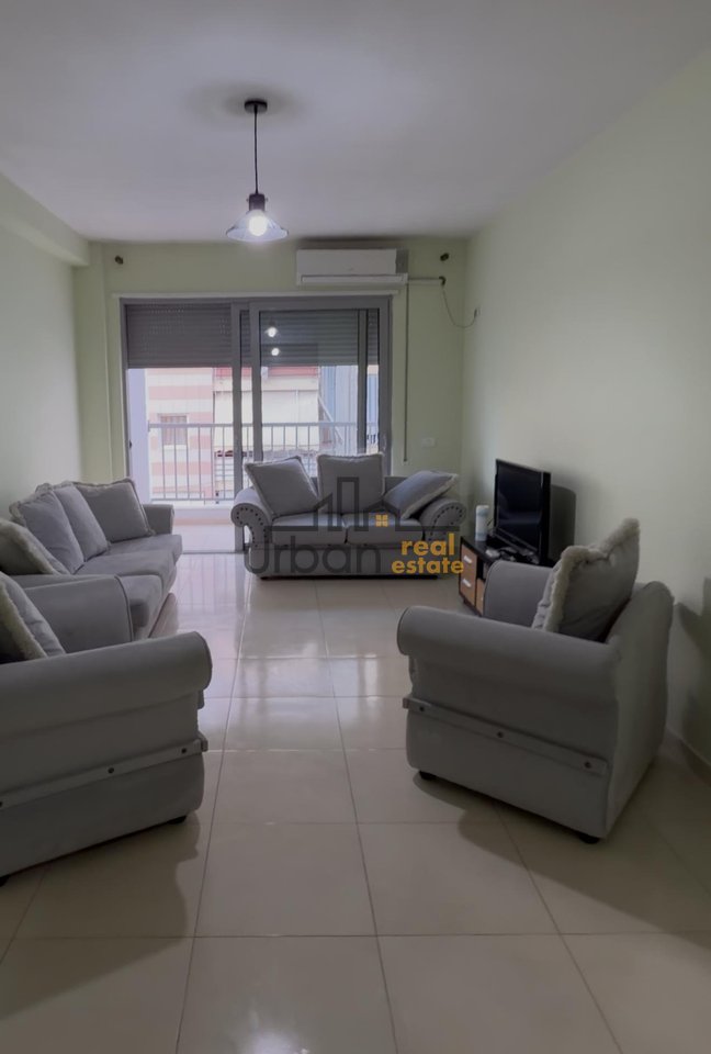 In affitto, Appartamento 1+1, Comune di Parigi, Tirana - 600€ | 65 m²
