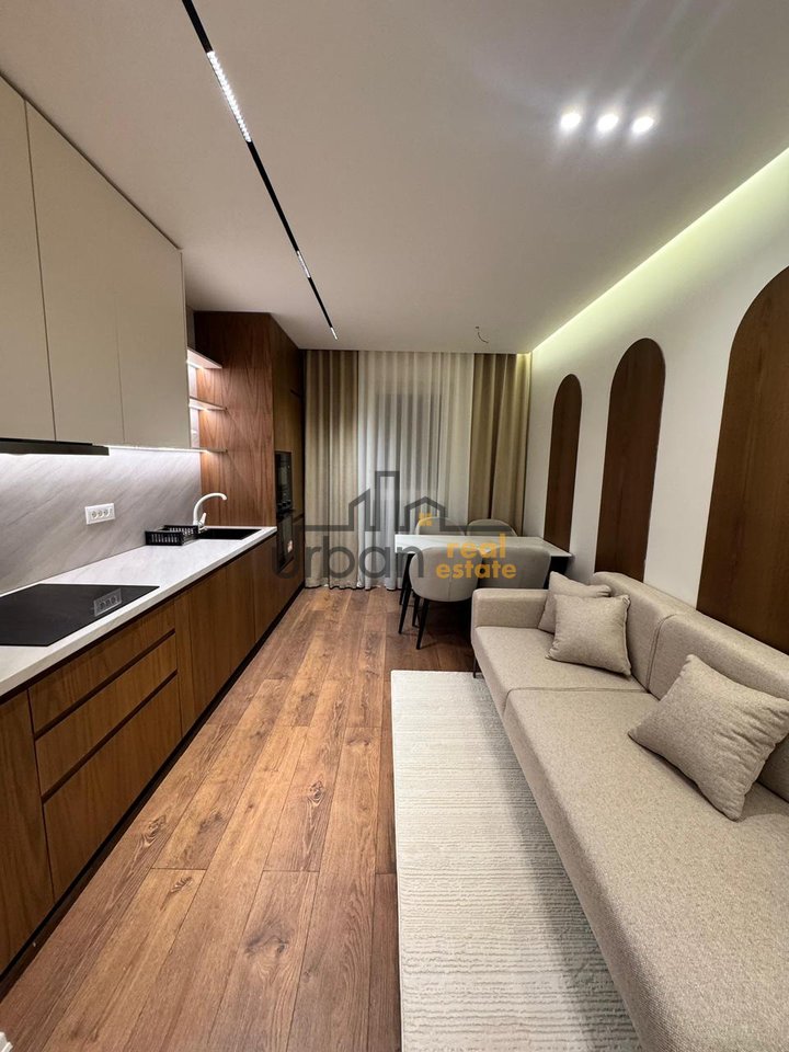 Qera, Apartament 2+1+Post Parking , Xhamllik, Tiranë - 830€ | 75 m²