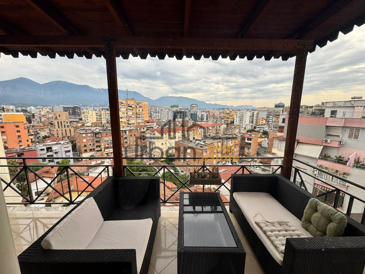 In affitto, Appartamento 2+1, Via Barricade, Tirana - 650€ | 111 m²