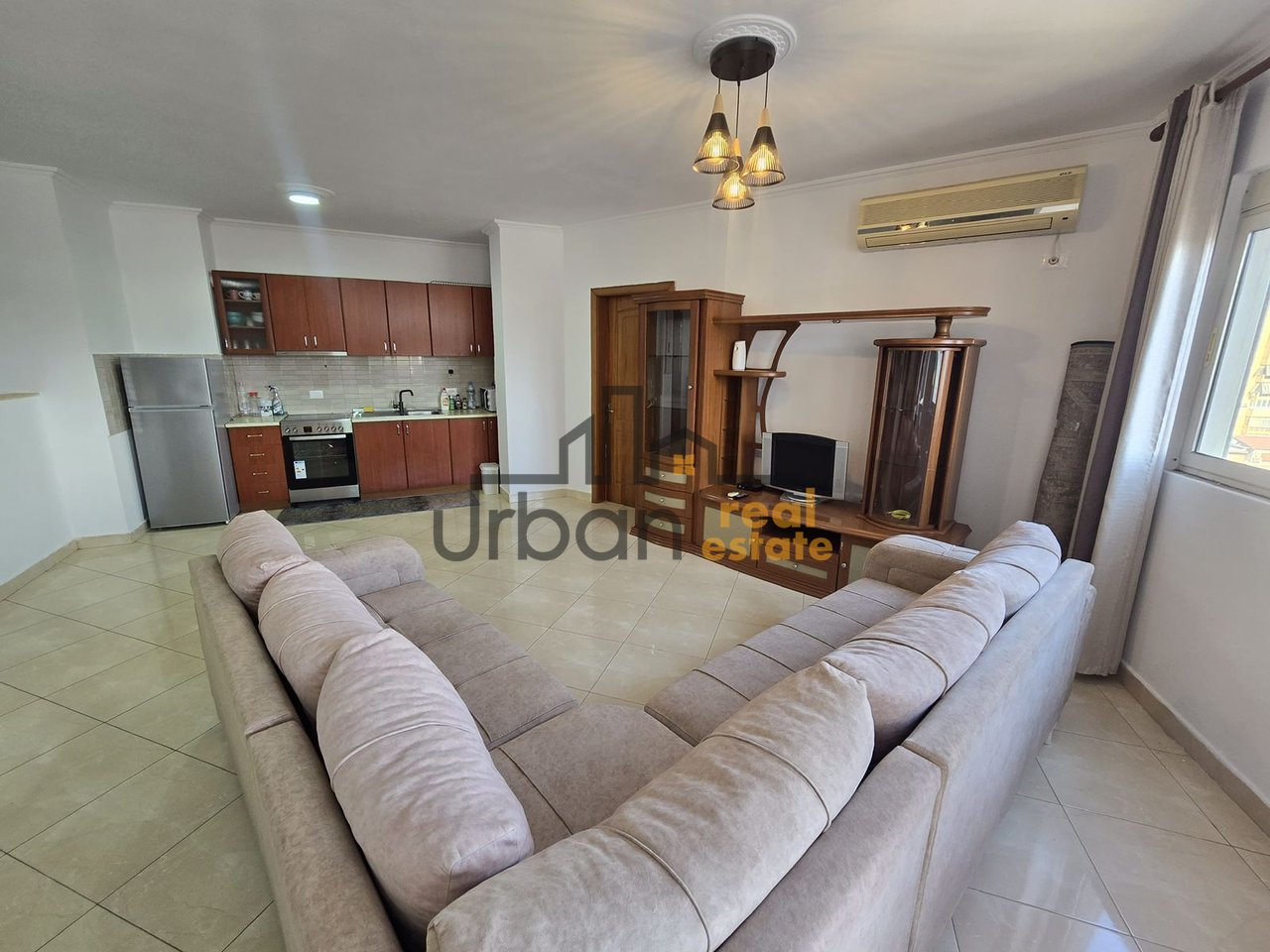 In affitto, Appartamento 2+1, Via Barricade, Tirana - 650€ | 111 m²