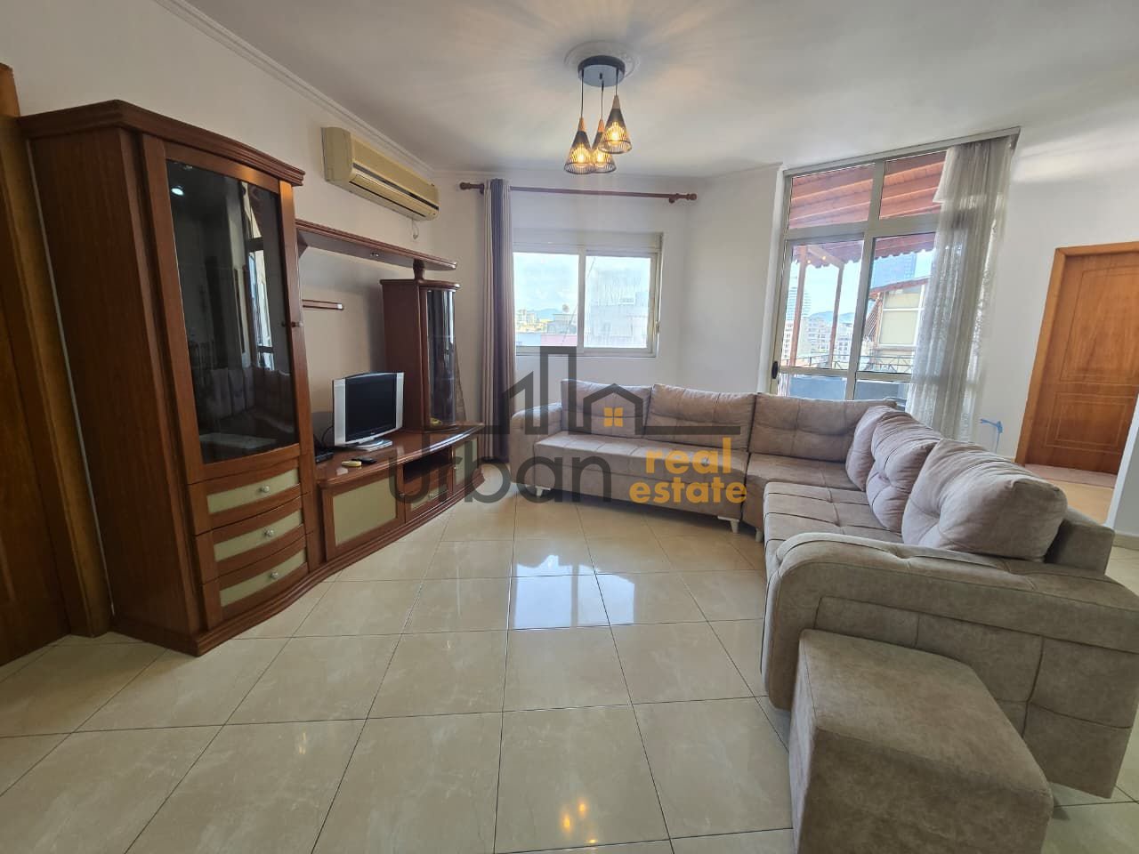 In affitto, Appartamento 2+1, Via Barricade, Tirana - 650€ | 111 m²