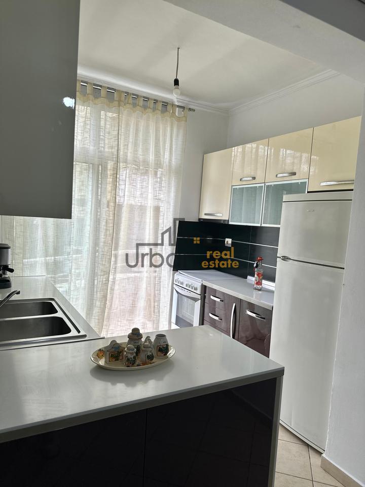 Qera,  Apartament 2+1 ,Përballë Restorant Freskut, Tiranë - 50,000 Lekë | 75 m²