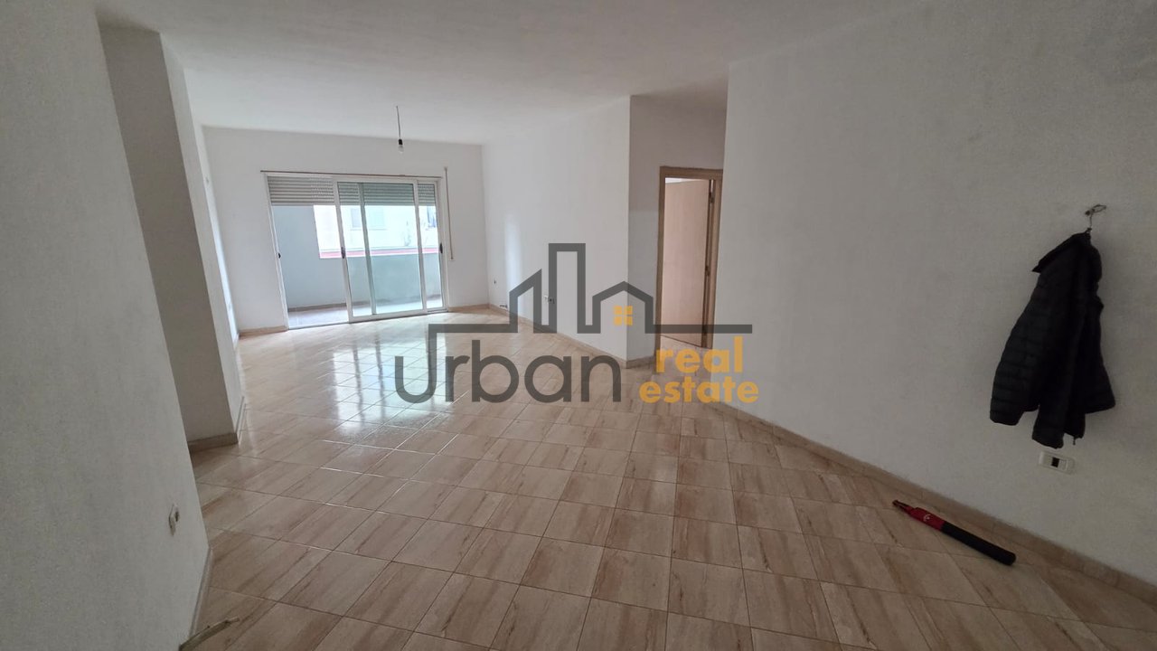 For sale, Apartment 2+1+2+ Parking Post, Near Amerikan 3, Tirana - 165000€ | 116 m²