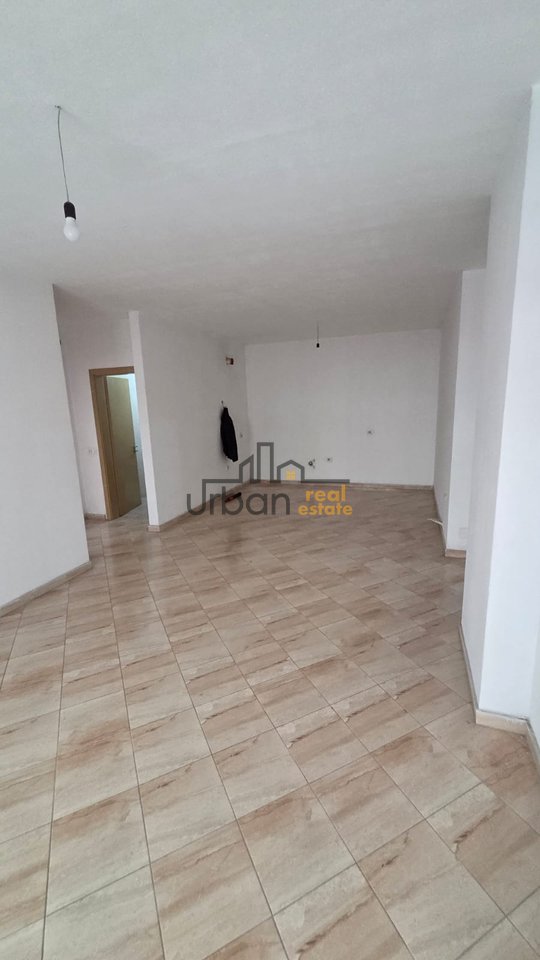 For sale, Apartment 2+1+2+ Parking Post, Near Amerikan 3, Tirana - 165000€ | 116 m²
