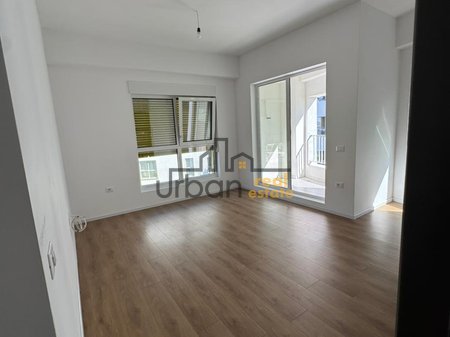 In affitto, appartamento 1+1, Ali Demi, Tirana - 35.000 Leke | 70 m²