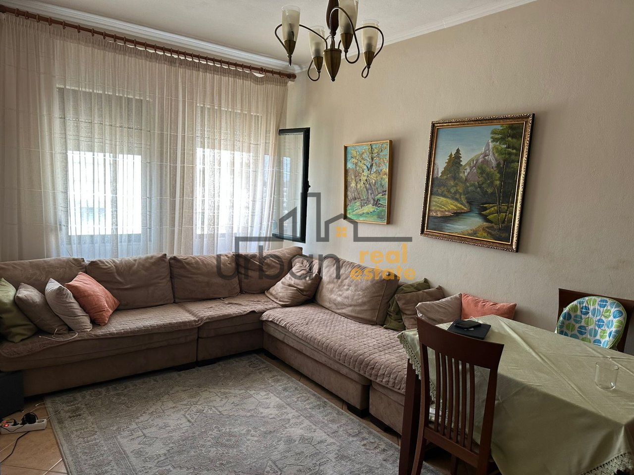 Qera, Apartament 2+1 , Fresku, Tiranë - 40,000 leke | 72 m²