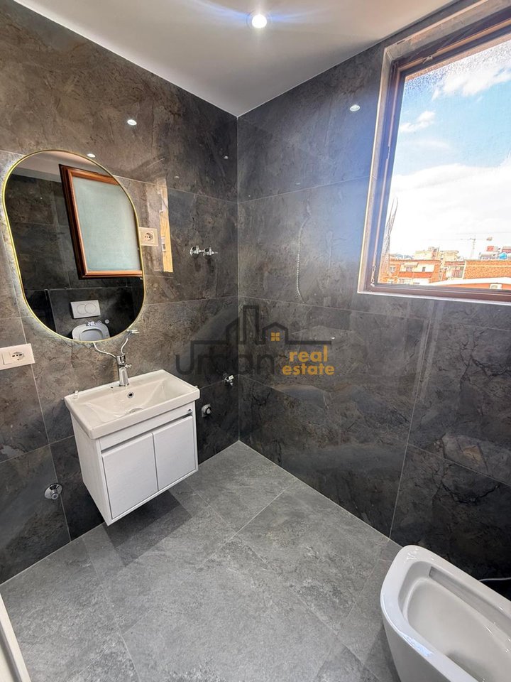 Opportunità, 3 Appartamenti 1+1 in Vendita, Embassy Block, Tirana - €327.000 | 123 m²