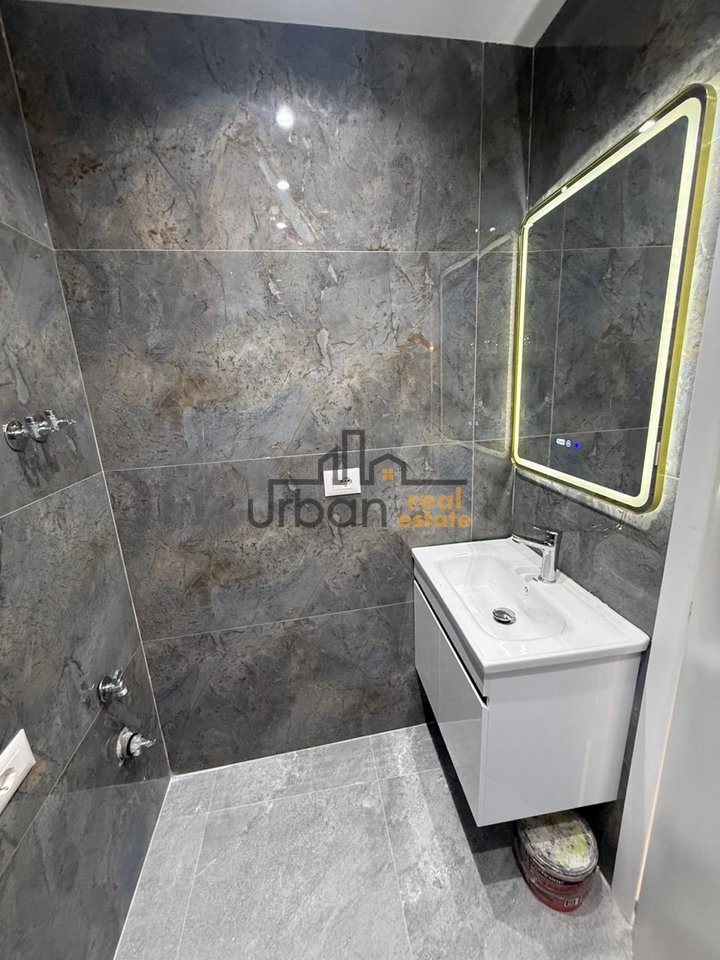Opportunità, 3 Appartamenti 1+1 in Vendita, Embassy Block, Tirana - €327.000 | 123 m²