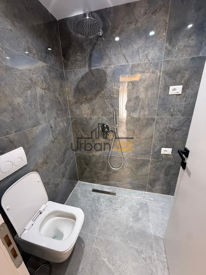 Opportunità, 3 Appartamenti 1+1 in Vendita, Embassy Block, Tirana - €327.000 | 123 m²