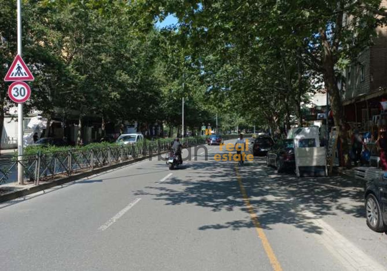 For sale, Parking Spot, Ferit Xhajko Street, Tirana - €25,000 | 30 m²