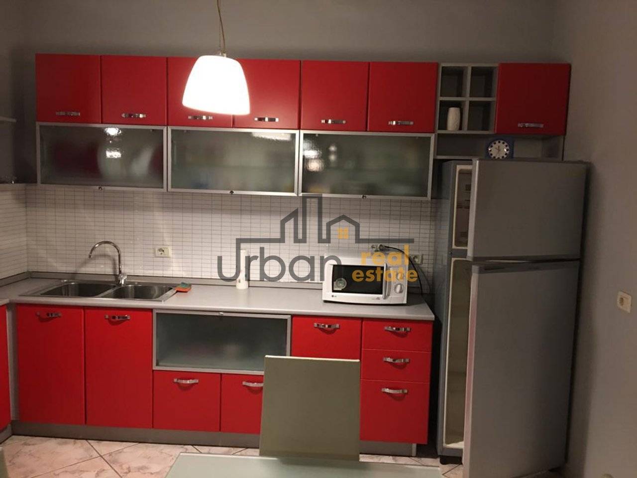 Qera,  Apartament 1+1, Liceu Artistik, Tiranë - 75.000 leke  | 70 m²