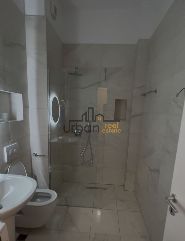 Qera, Apartament 1+1 ,Kompleksi Aura, Tiranë - 55.000 lekë  | 66 m²