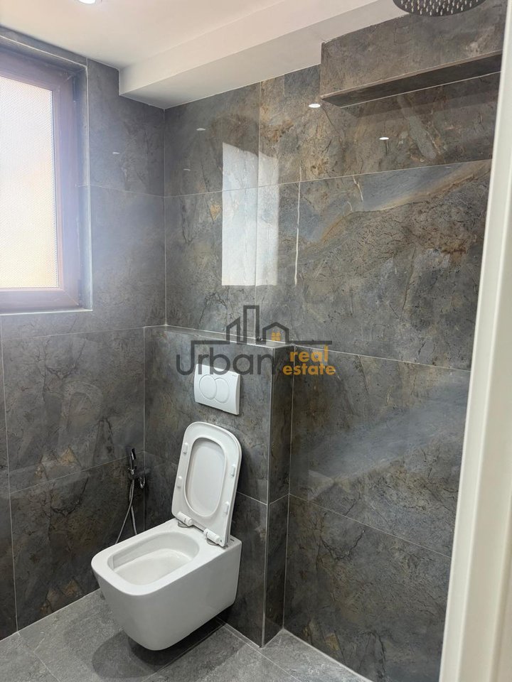 Opportunità, 3 Appartamenti 1+1 in Vendita, Blocco Ambasciata, Tirana - €327.000 | 123 m²