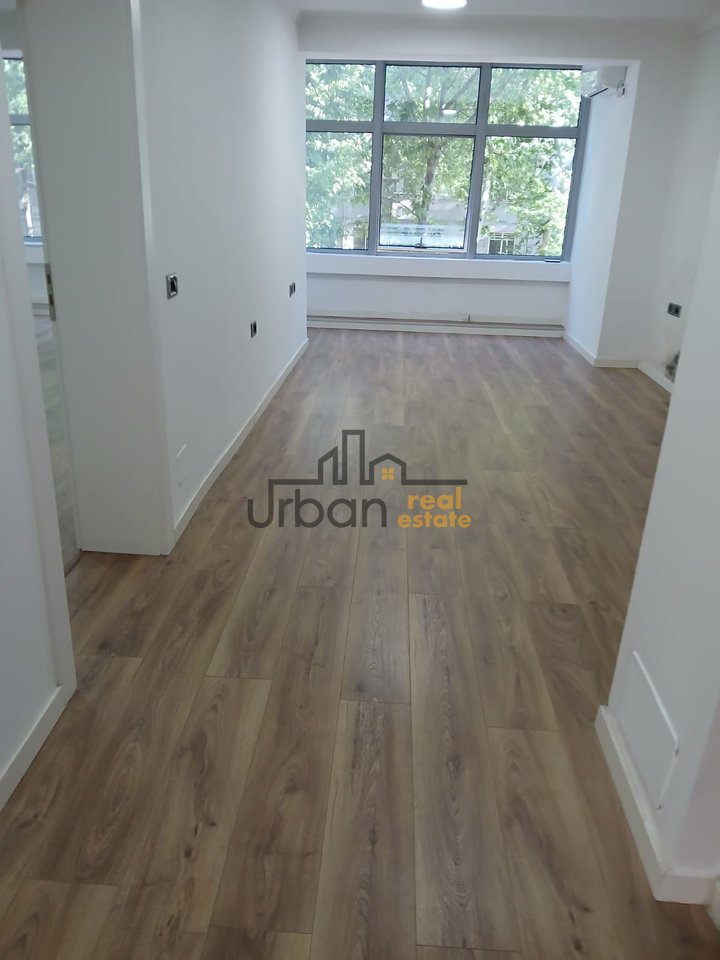 Qera,  Ambient Biznesi , 21 Dhjetori, Tiranë - 80.000 Lekë | 85 m²