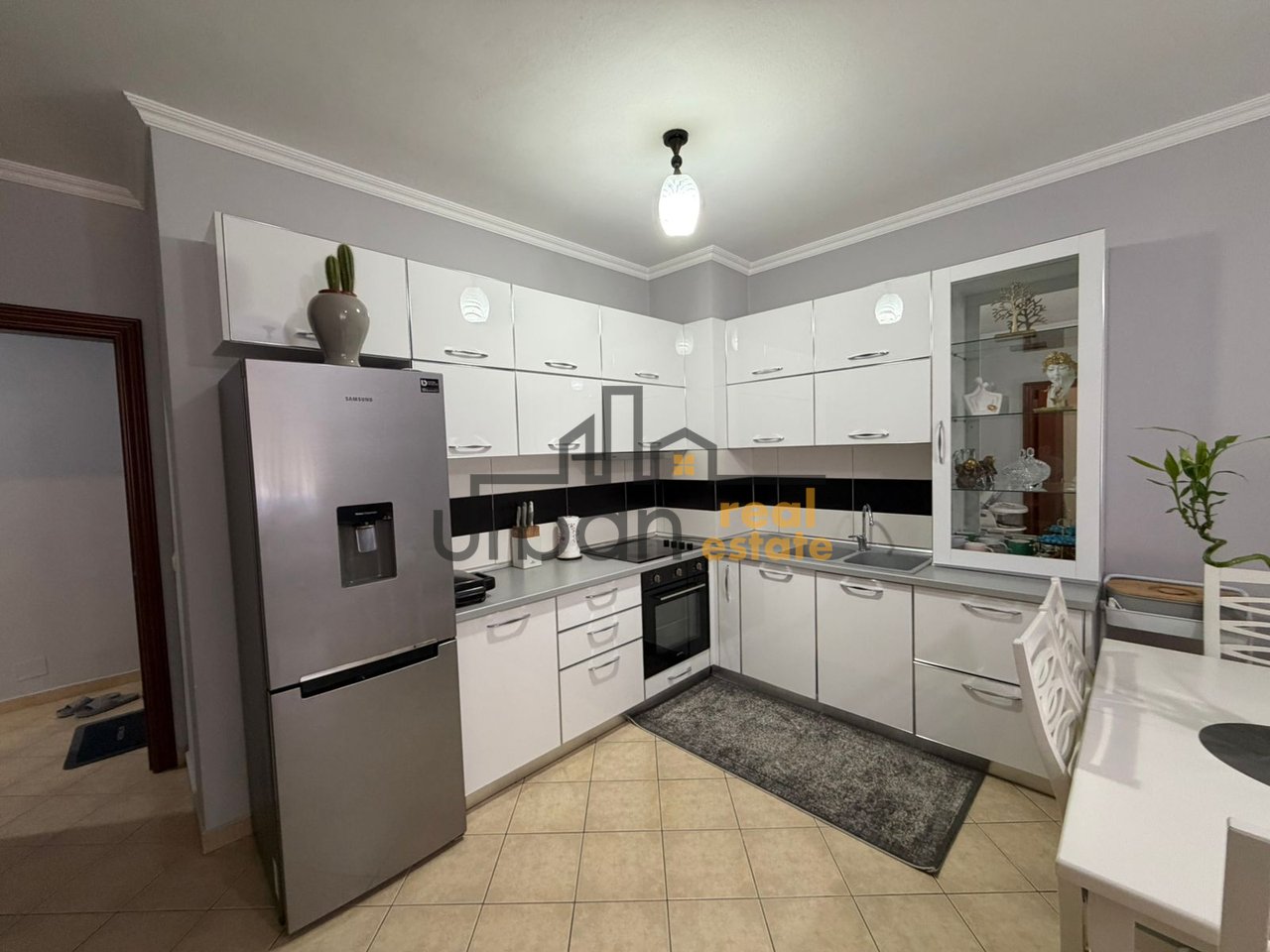 In affitto, Appartamento 1+1, Astir, Tirana - 400€ | 65 m²