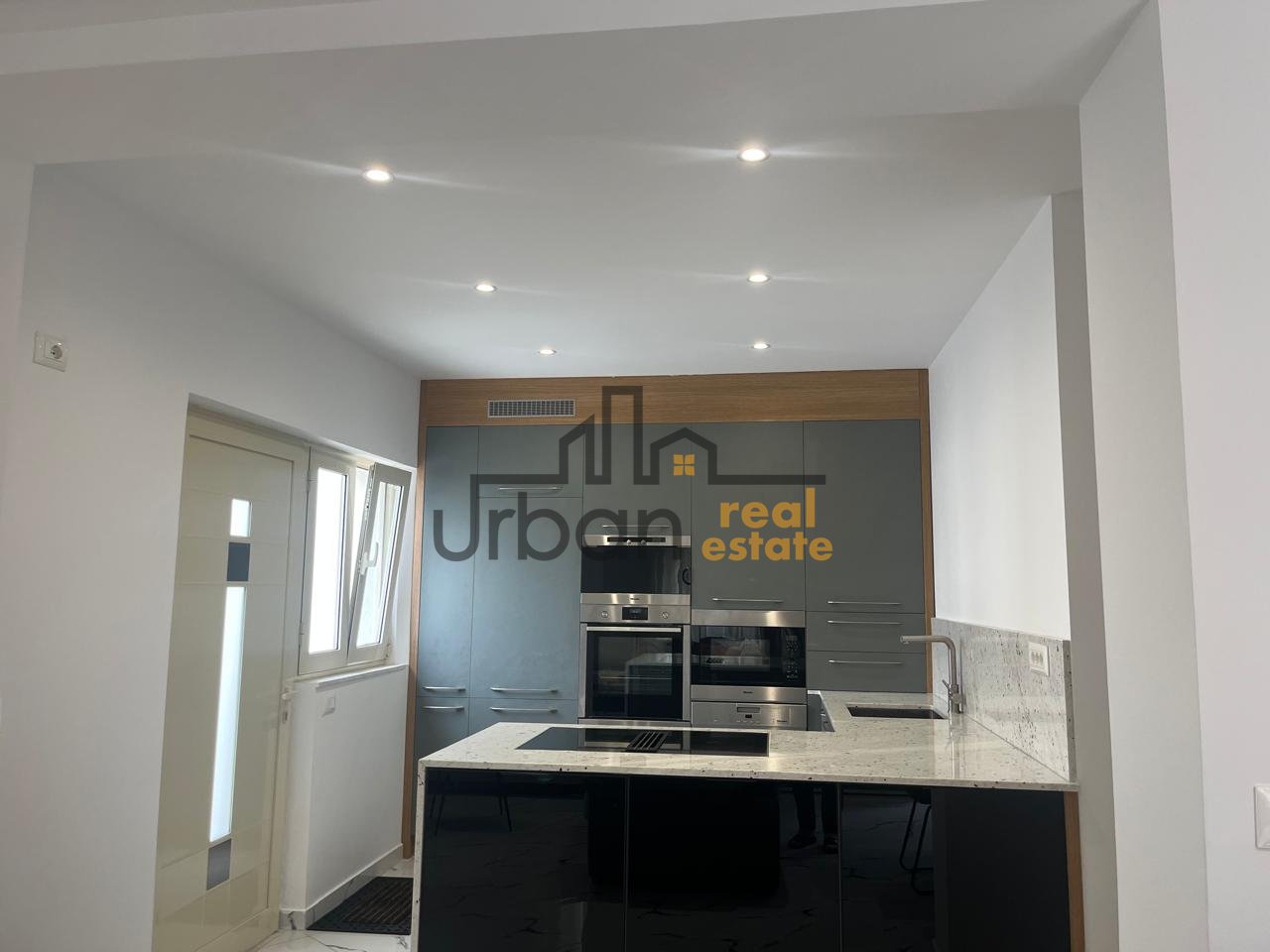 Qera,  Apartament 2+1 , Ish Stacioni i Trenit, Tiranë - 55.000 Lekë  | 80 m²
