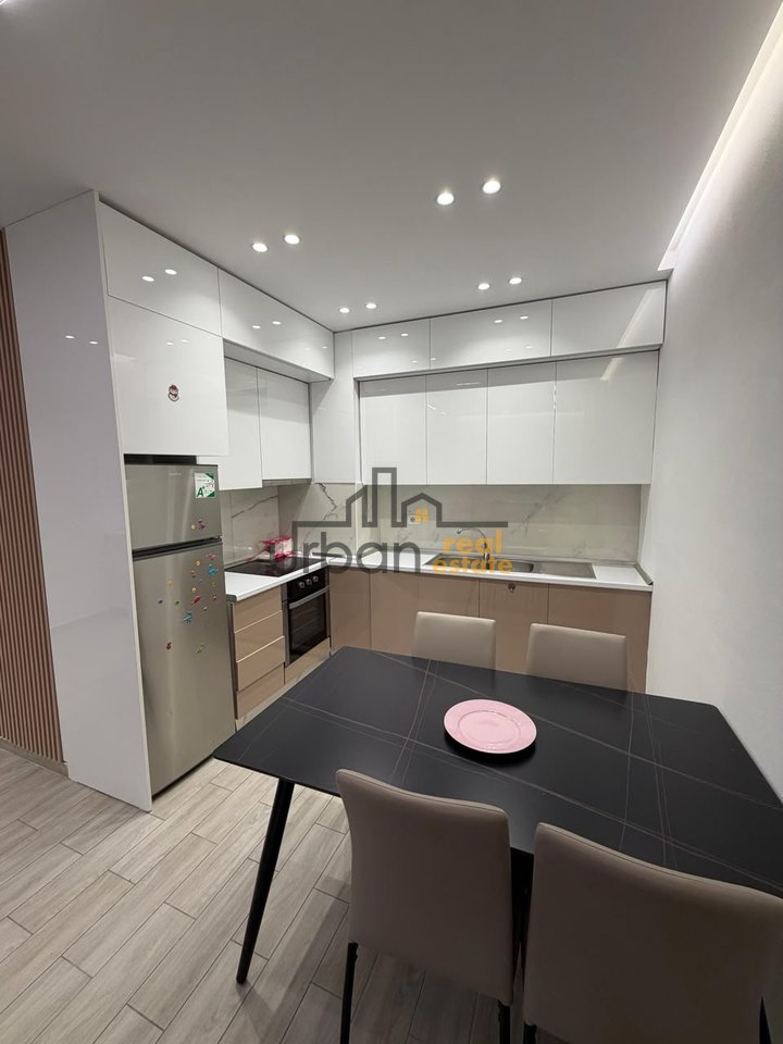 Qera , Apartament 2+1, Pranë Qendrës - 80,000 Lekë  | 70 m²