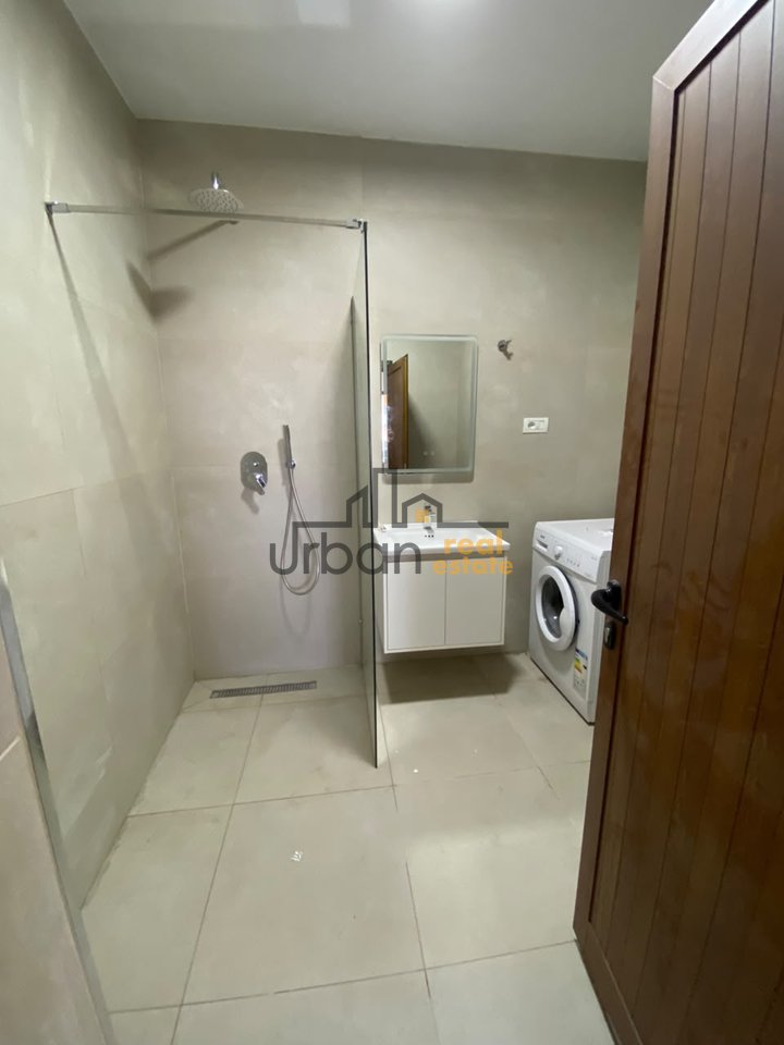 Qera,  Apartament 2+1+ Aneks, Kristal Center, Tiranë – 980€ | 110 m²