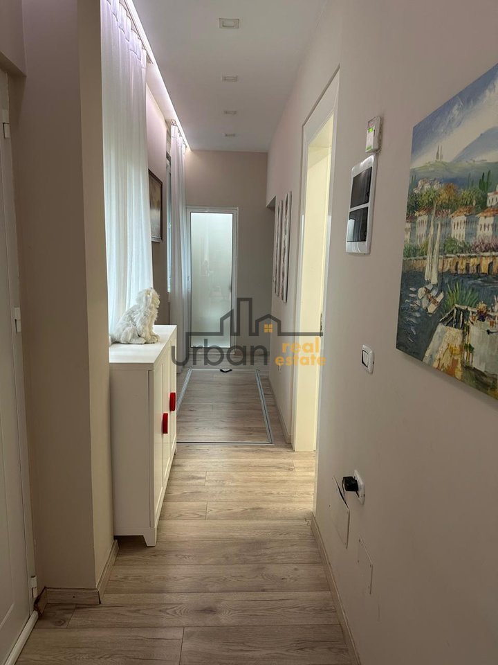 Shitet,  Apartament 2+1+2, Stadiumi Dinamo, Tiranë - 27,000,000 Lekë | 100 m²