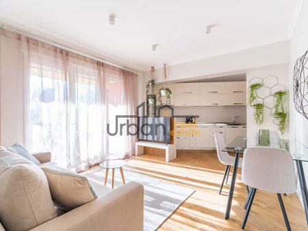 Affitto, Appartamento 2+1 , Centro , Tirana - 1500€ | 85 m²