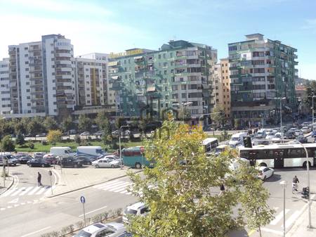 Qera,  Dyqan , Prane fabrikes se Miellit , Tiranë - 120,000 Lekë neto | 80 m²