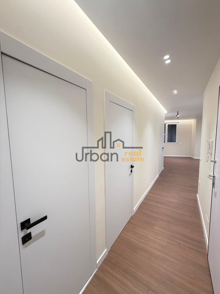 Shitet, Apartament 2+1, Materniteti i Ri, Tiranë - 18,300,000 Lekë | 80 m²