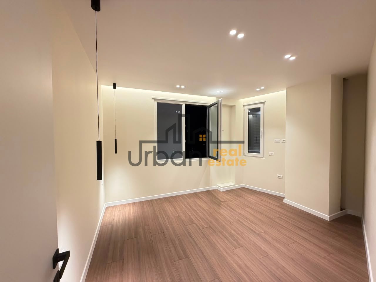 Shitet, Apartament 2+1, Materniteti i Ri, Tiranë - 18,300,000 Lekë | 80 m²