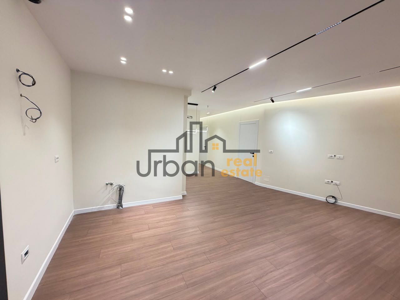 Shitet, Apartament 2+1, Materniteti i Ri, Tiranë - 18,300,000 Lekë | 80 m²