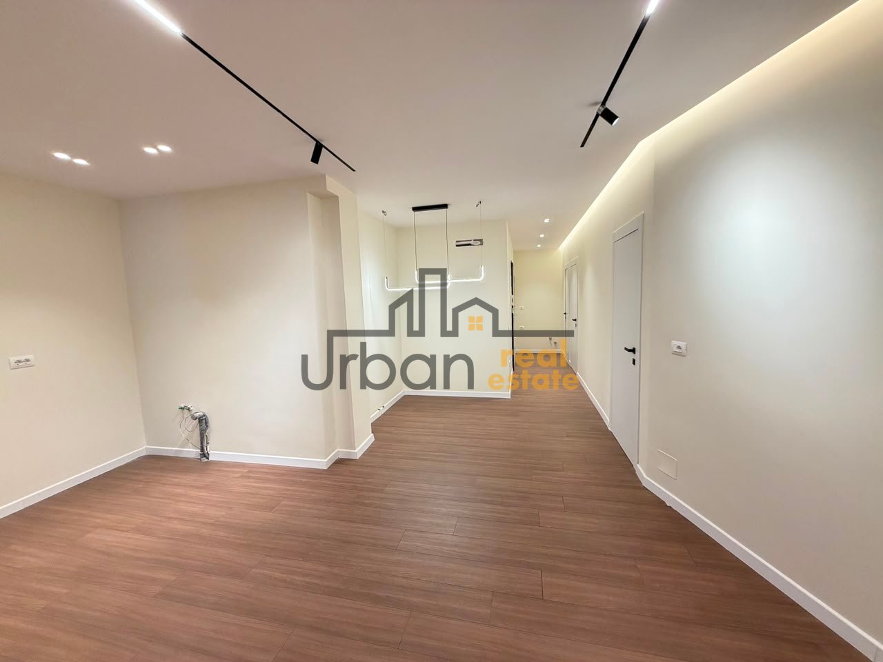 Shitet, Apartament 2+1, Materniteti i Ri, Tiranë - 18,300,000 Lekë | 80 m²