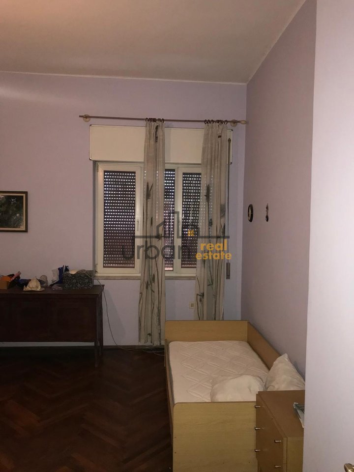 Affitto, Appartamento 3+1, Centro, Tirana – 85.000 Lek | 160 m²
