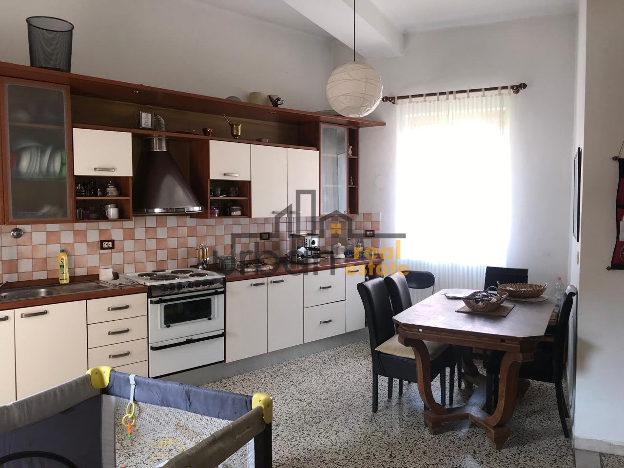 Affitto, Appartamento 3+1, Centro, Tirana – 85.000 Lek | 160 m²