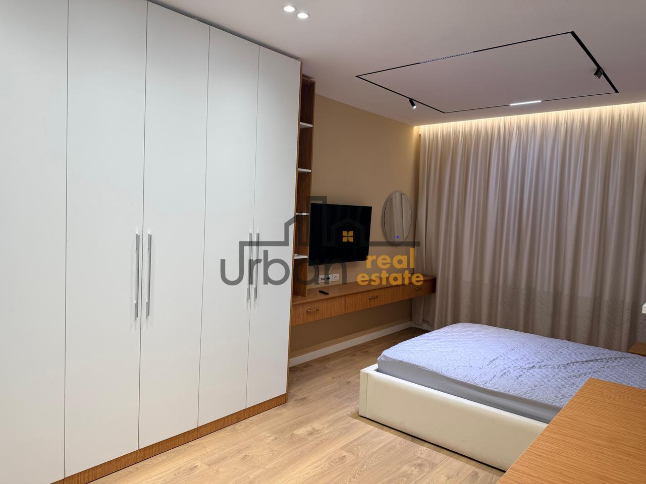 Rent, Apartment 2+1+2+Parking Space, 5 Maji Street, Tirana - 80,000 Lek | 100 m²