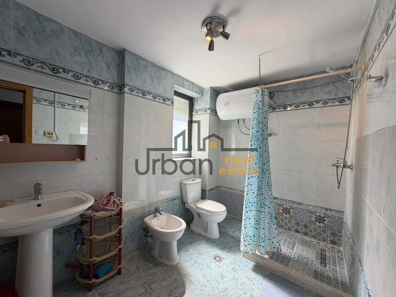 Shitet, Apartament 1+1, Rruga Asim Vokshi,  Tiranë - 13,000,000 Lekë | 62 m²